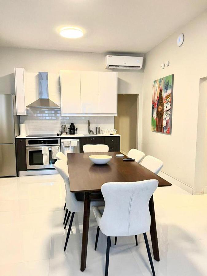 Luxurious Beachside 3-Br Apt San Juan Bagian luar foto