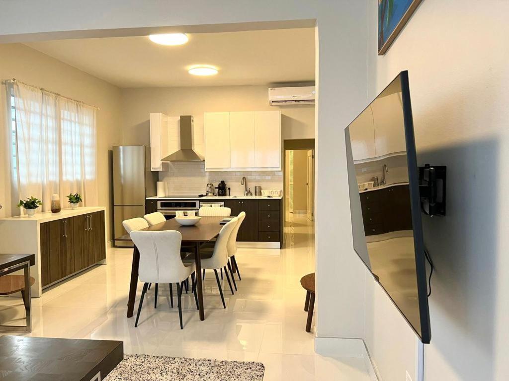 Luxurious Beachside 3-Br Apt San Juan Bagian luar foto